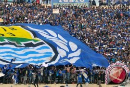 PSMS Medan Permalukan Persib 2-0