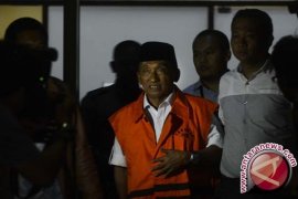 Warga Bangkalan Tanggapi Berbeda Vonis Fuad Amin