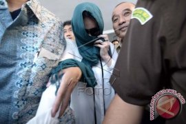 Feriyani penuhi panggilan polisi terkait kasus Samad