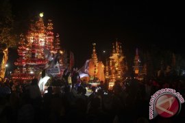 Ribuan warga Bengkulu saksikan prosesi "Tabut Besanding"