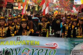 Kirab Budaya Meriahkan Festival Tidar