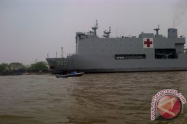 KRI Soeharso Terima Pasien Kabut Asap