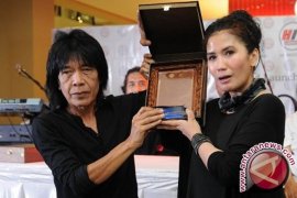  Nicky Astria maklum tidak banyak generasi baru penyanyi rock wanita 