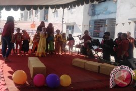 Ubaya Berikan Pendidikan Nonformal Anak Pengungsi Syiah