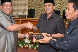 PJ Bupati Serahkan 4 Ranperda Dalam Sidang Paripurna DPRD Bengkalis