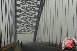 Bulan puasa, tak ada pedagang Jembatan Aurduri II