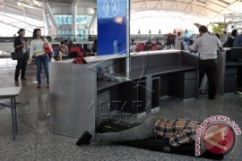 Thousands Stranded At Bali Airport Due To Volcano Eruption