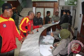 11 caught Smoking in Boejasin Hospital