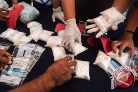 Terima upeti obat bius, 50 polisi ditangkap