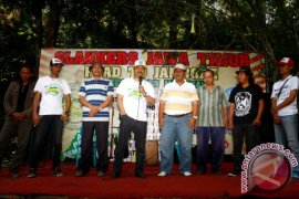 Wagub Jatim Tanam 1.000 Pohon Bersama Slankers