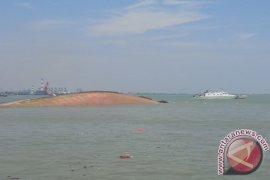 Pelindo III : Bangkai Kapal Tidak Menganggu Alur Pelayaran Barat Surabaya