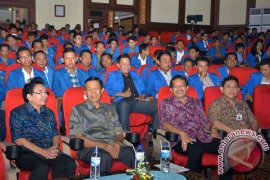 Pastika Minta Wisudawan Stikom Terapkan Ilmu Pengetahuan