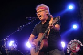 Iwan Fals Ajak Penonton "Rayakan Hari Pohon Sedunia"