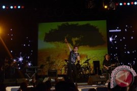 Konser Godbless Page 2 Small