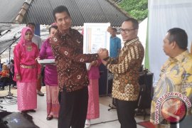 Pemkab Tabanan Terima Sertifikat ISO 9001