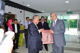 Menristek Terima Gelar Kehormatan Bidang Pendidikan