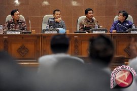 Tujuh Calon Bupati Tak Hadiri Undangan Pastika