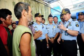 Imigrasi Sambas tambah personel