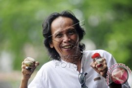 Komedian Mandra Dituntut Satu Tahun Enam Bulan