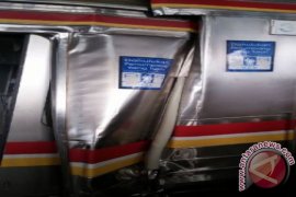 Tiga Penumpang Sedan Tewas Tertubruk Kereta