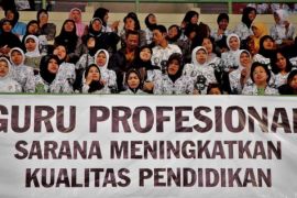 Ratusan Ribu Guru Hadiri HUT PGRI ke-70 di Jakarta