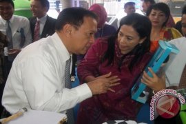 Gubernur BI Tuliskan Motivasi Kepada Perwakilan Bali