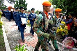 Pemakaman korban kecelakaan pesawat Page 1 Small