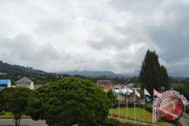 Wisatawan Padati Objek Wisata Berastagi