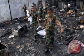 Polda Sulselbar bagikan sembako korban kebakaran 