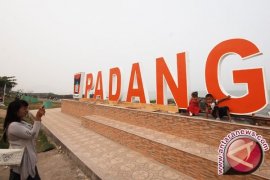 Momen HUT 347 Padang Bergerak Ke Arah Metropolitan