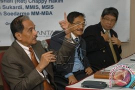 Chappy Pertanyakan Pangkalan Udara Militer untuk Komersial