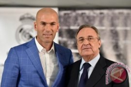 Real Madrid pecat Benitez, Zidane diangkat jadi pelatih Page 1 Small