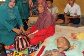 PKK Anjangsana ke Rumah Warga Penderita Hydrocephalus