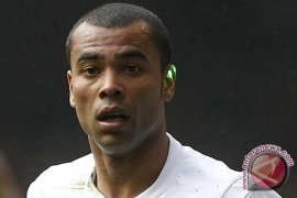 Ashley Cole dilepas Roma Page 1 Small