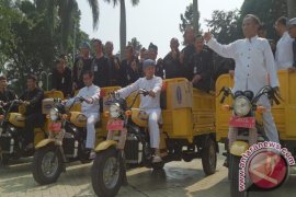 Pemkot Bogor Serahkan 68 Unit Motor Sampah