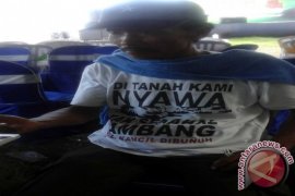 Tosan Minta Pembunuh Salim Kancil Dihukum Mati