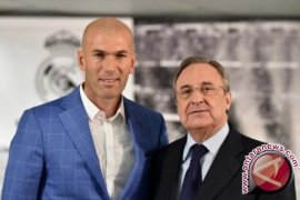 Real Madrid Pecat Benitez, Zidane Diangkat Jadi Pelatih
