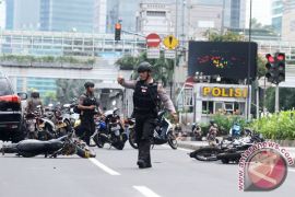 Australia's foreign minister condemns Jakarta attacks