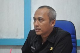 Stok Obat di Puskesmas Melawi Menipis