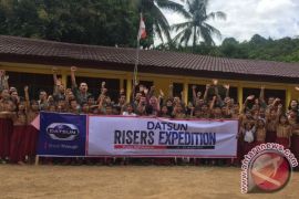 Ekspedisi Datsun sambangi sekolah di pedalaman Kalimantan