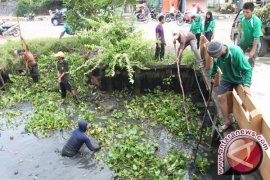 Bupati Ajak Masyarakat Bersihkan Drainese Antisipasi Banjir