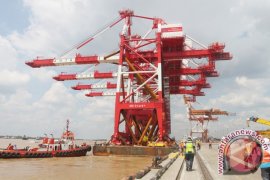 Februari, Container Crane Baru Resmi Beroperasi