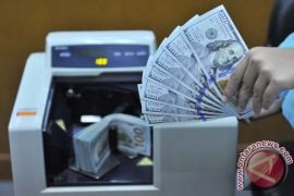 Dolar AS Melemah Akibat Tertekan Data Ekonomi Suram