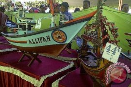 Nelayan Trenggalek Persiapkan Ajang Balap Miniatur Kapal