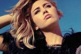 Rujuk Kembali, Liam Hemswoth Akan Belikan Meley Cyrus Cincin Tunangan