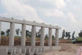 Tinjau Jalan Masuk Pintu Tol Pekanbaru-Dumai, Ini Respon Plt Gubri