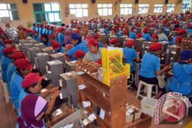 Disnakertransos: Perusahaan Bojonegoro Patuhi UMK 2016