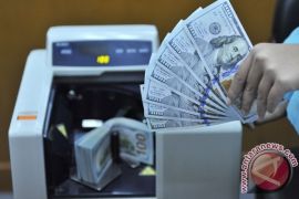 Dolar AS Merosot Dipengaruhi Data Ekonomi Lemah