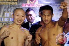 Chris John Yakin Daud Menang Lima Ronde