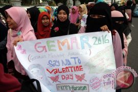 GERAKAN MENUTUP AURAT
